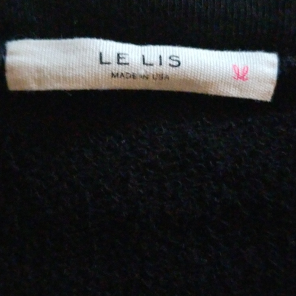 Le Lis Fri Yay Blouse View 3